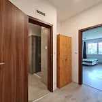 Cozy And Modern Near Center Μπρνο