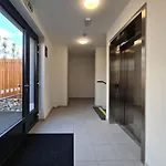 Διαμέρισμα Cozy And Modern Near Center