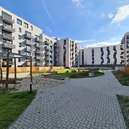 Cozy And Modern Near City Center *